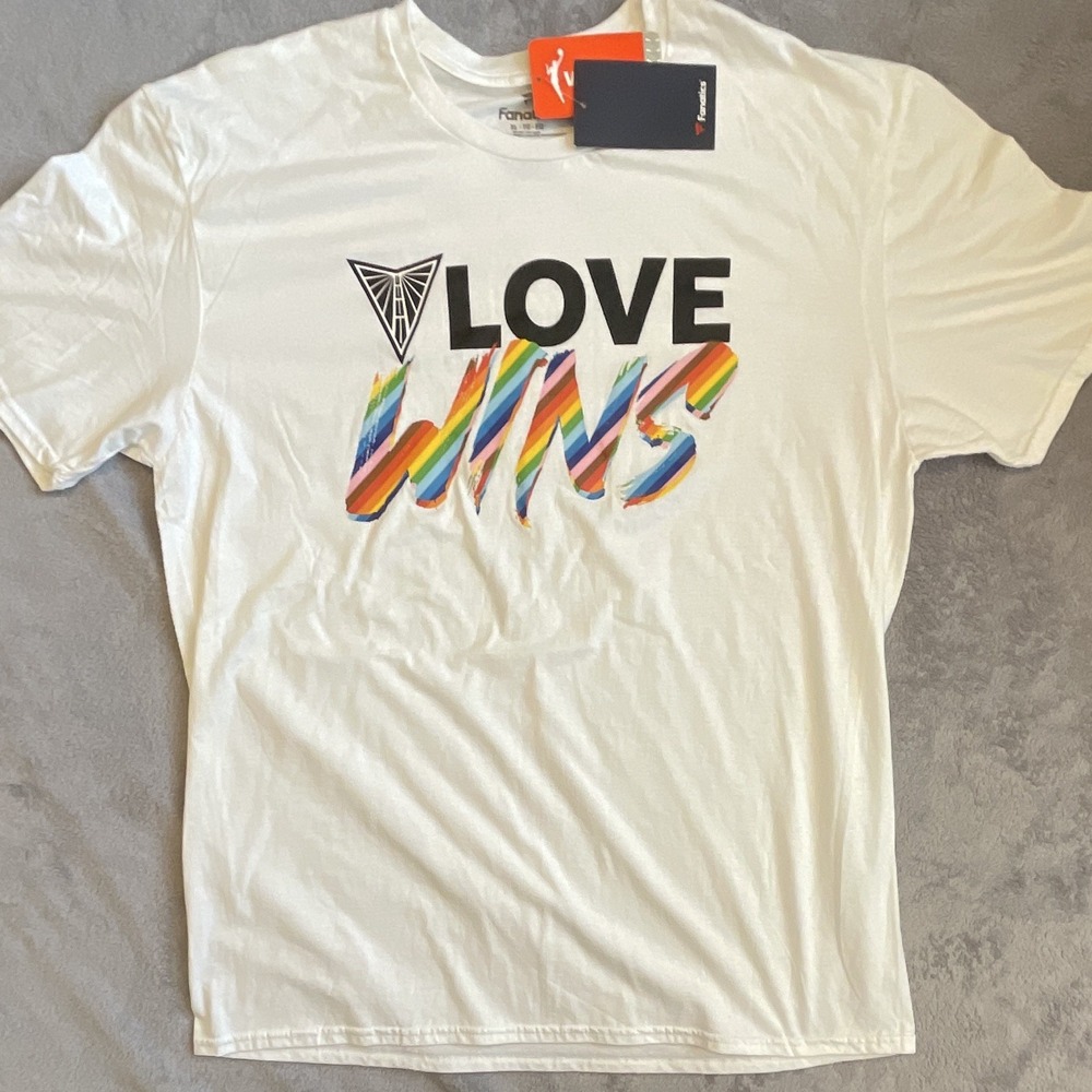 Fanatics WNBA Love Wins Graphic T-Shirt White XL